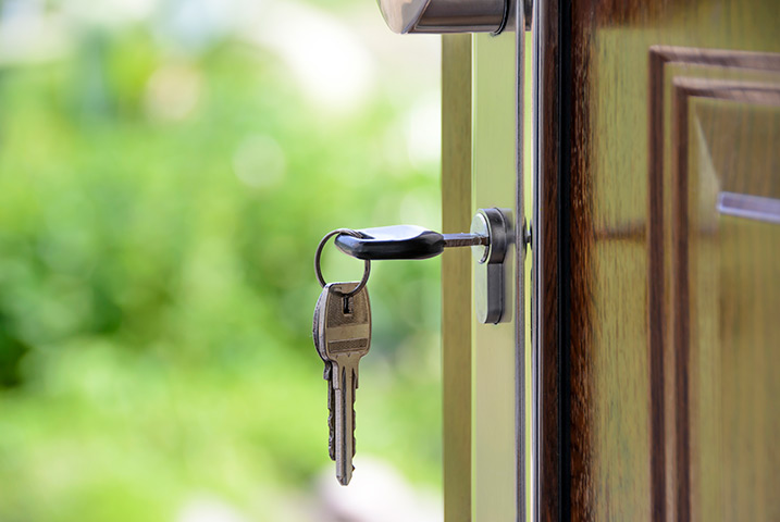 A2B Locks are able to provide local locksmiths in Finchampstead to repair your broken locks. 
